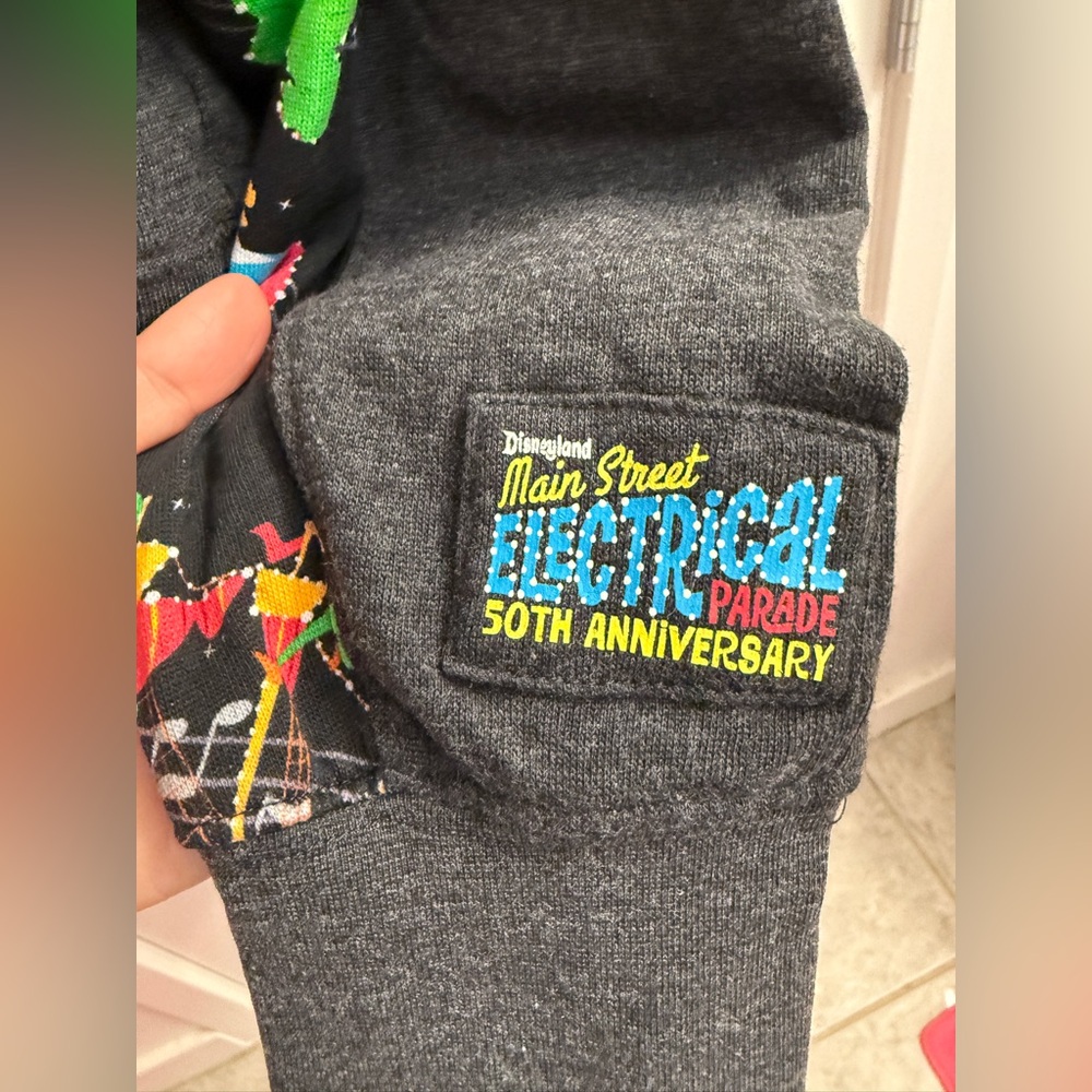 Disney 50th Anniversary Main Street Electrical Parade HoodieShorts set Ladies XL - Picture 5 of 11
